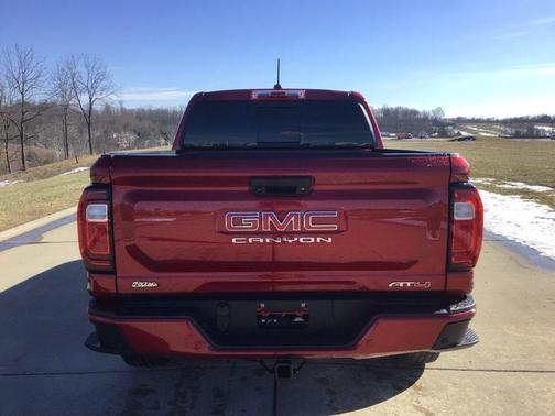 2024 GMC Canyon AT4