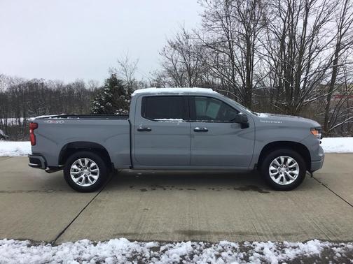 2025 Chevrolet Silverado 1500 Custom