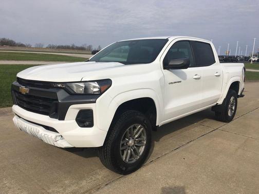 Summit White 2024 Chevrolet Colorado LT