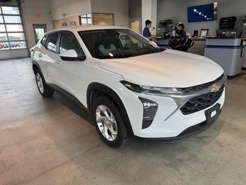 2024 Chevrolet Trax LS