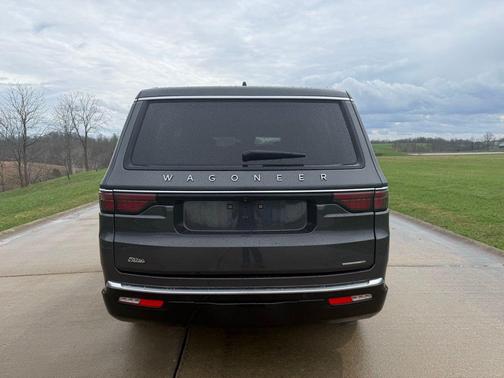 Baltic Gray Metallic Clearcoat 2024 Jeep Wagoneer Series II 4x4