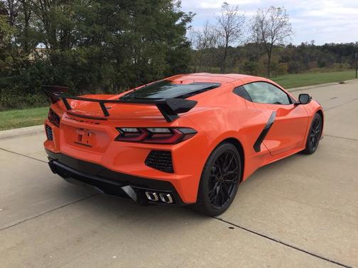 2026 Chevrolet Corvette Stingray w/2LT
