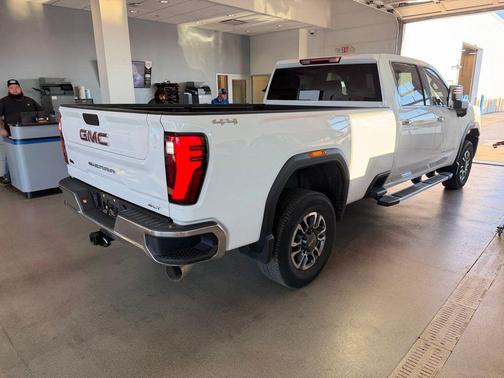 Summit White 2024 GMC Sierra 3500 SLT