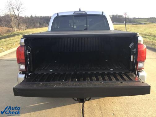 2022 Toyota Tacoma SR