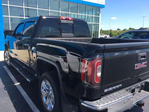 Onyx Black 2018 GMC Sierra 1500 SLT