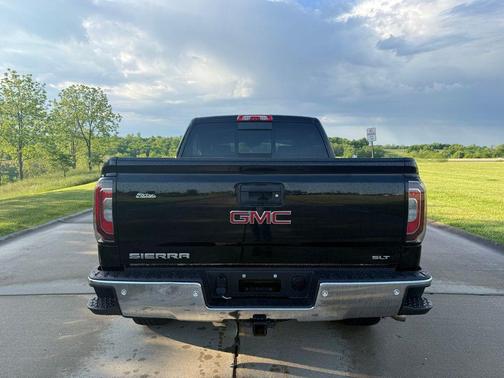 Onyx Black 2018 GMC Sierra 1500 SLT