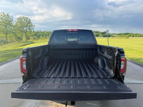 Onyx Black 2018 GMC Sierra 1500 SLT