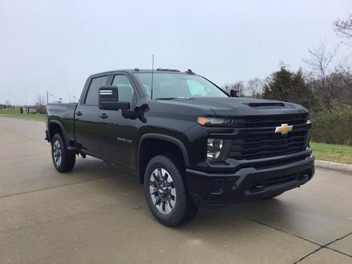 2026 Chevrolet Silverado 2500 Custom