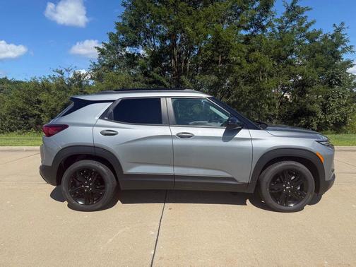 Sterling Gray Metallic 2026 Chevrolet Trailblazer LT