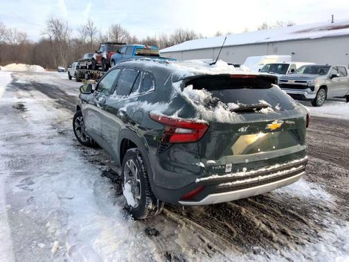 2025 Chevrolet Trax LT