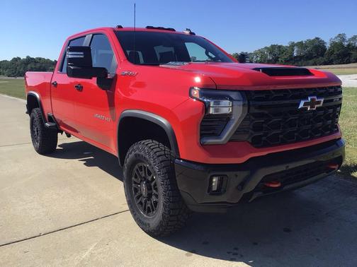 2025 Chevrolet Silverado 2500 4WD Crew Cab Standard Bed ZR2
