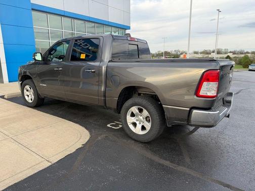 Granite Crystal Metallic Clearcoat 2020 RAM 1500 Big Horn/Lone Star