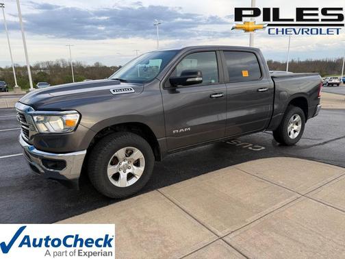 Granite Crystal Metallic Clearcoat 2020 RAM 1500 Big Horn/Lone Star