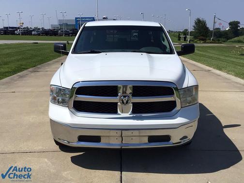 2016 RAM 1500 SLT