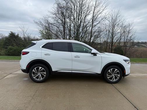Summit White 2022 Buick Envision FWD Essence