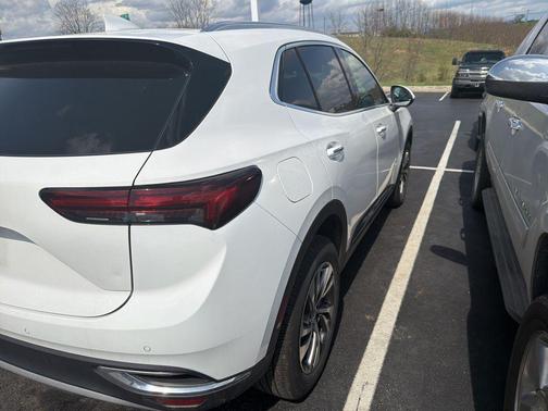 Summit White 2022 Buick Envision FWD Essence