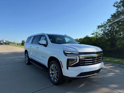 Summit White 2026 Chevrolet Suburban LT