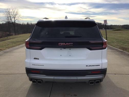 2025 GMC Acadia FWD Elevation