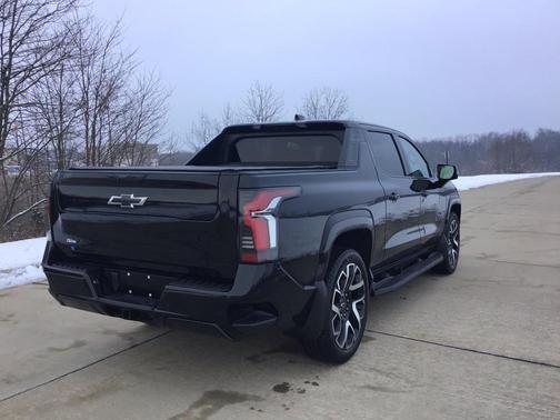 2024 Chevrolet Silverado EV First-Edition RST 4WD