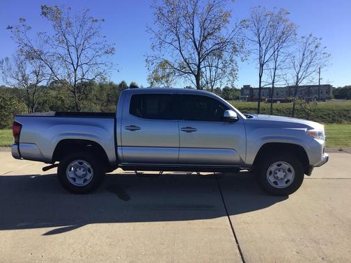 2022 Toyota Tacoma SR