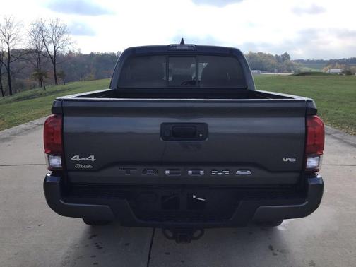 2022 Toyota Tacoma SR