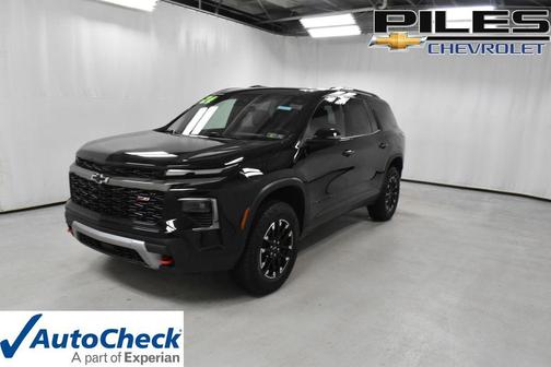 Mosaic Black Metallic 2024 Chevrolet Traverse AWD Z71