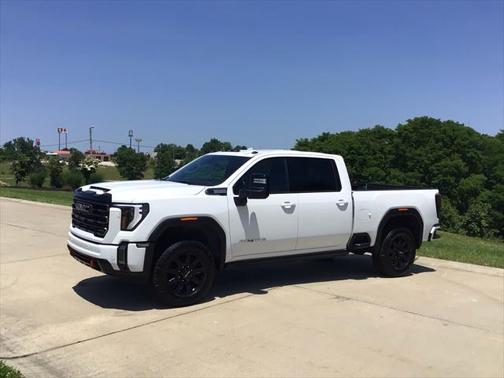 2024 GMC Sierra 2500 AT4