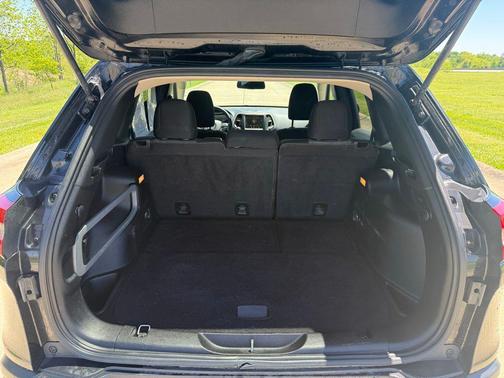 Brilliant Black Crystal Pearlcoat 2014 Jeep Cherokee Latitude