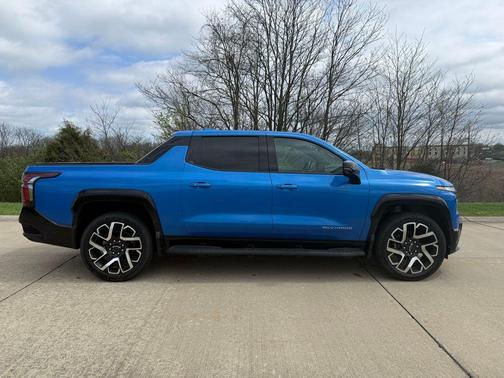 Riptide Blue 2025 Chevrolet Silverado EV RST