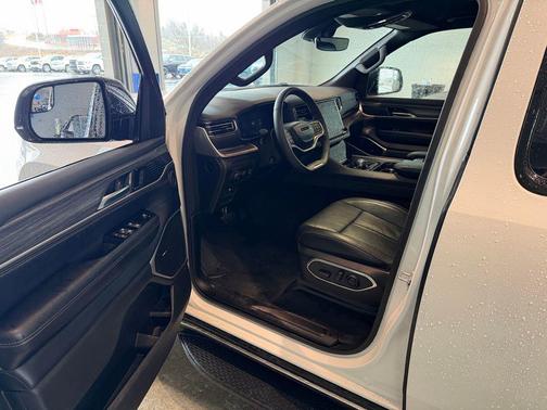 2024 Jeep Wagoneer L Series II 4x4