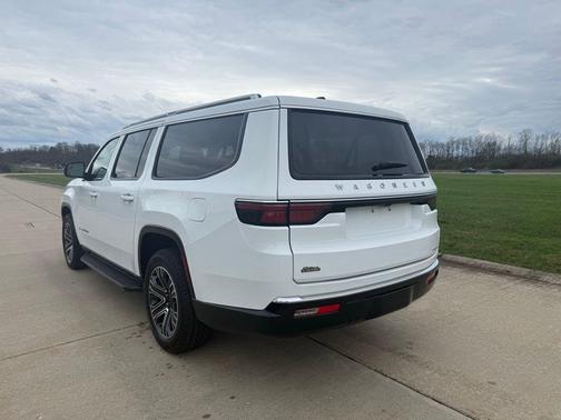 2024 Jeep Wagoneer L Series II 4x4