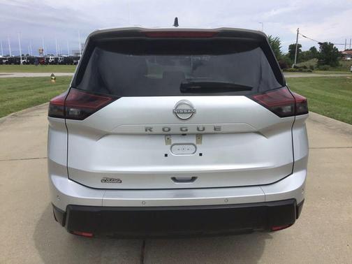 Brilliant Silver Metallic 2025 Nissan Rogue S