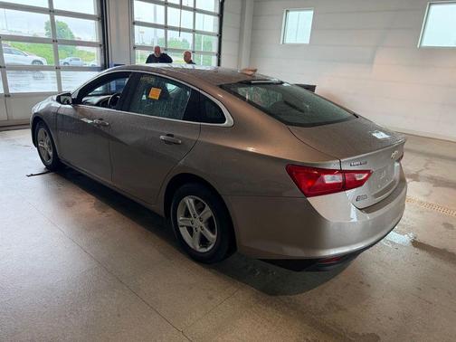 Mineral Gray Metallic 2023 Chevrolet Malibu FWD 1LT
