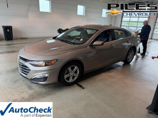 Mineral Gray Metallic 2023 Chevrolet Malibu FWD 1LT