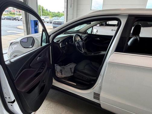 Summit White 2017 Buick Envision Essence