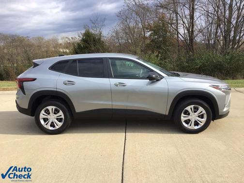 2024 Chevrolet Trax LS