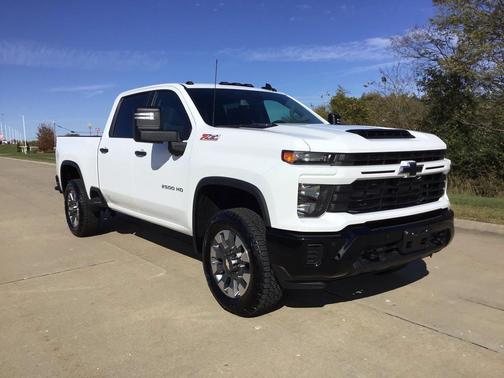 2025 Chevrolet Silverado 2500 Custom