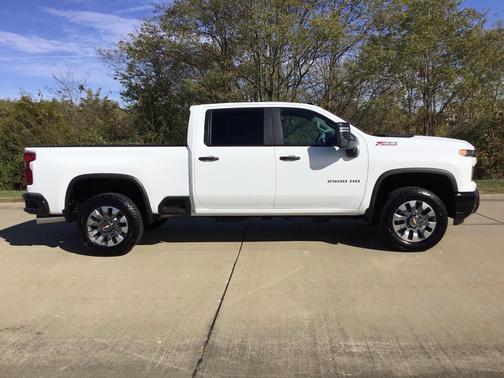 2025 Chevrolet Silverado 2500 Custom