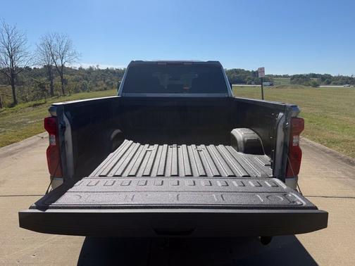 Sterling Gray Metallic 2026 Chevrolet Silverado 2500 Custom