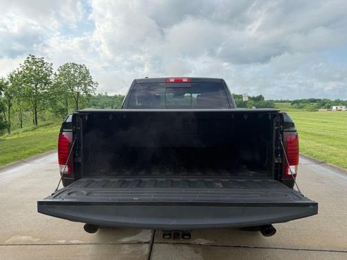 Brilliant Black Crystal Pearl 2016 RAM 1500 Rebel