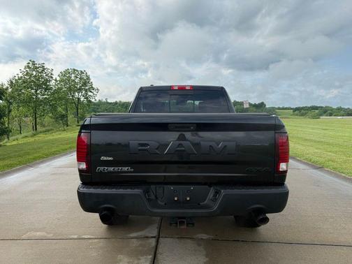 Brilliant Black Crystal Pearl 2016 RAM 1500 Rebel