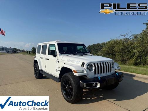 Bright White Clearcoat 2022 Jeep Wrangler Unlimited 4xe Sahara