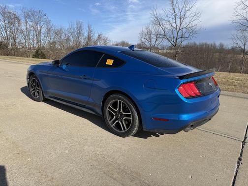 2021 Ford Mustang EcoBoost