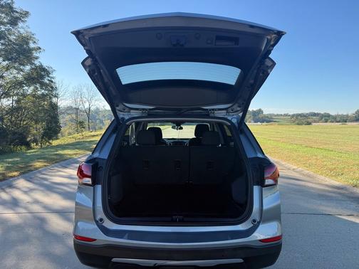 Sterling Gray Metallic 2024 Chevrolet Equinox LT
