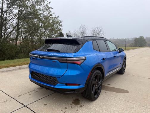 Riptide Blue Metallic 2026 Chevrolet Equinox EV RS