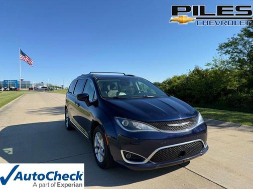 Jazz Blue Pearlcoat 2019 Chrysler Pacifica Touring-L Plus