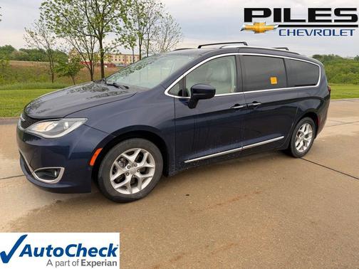 Jazz Blue Pearlcoat 2019 Chrysler Pacifica Touring-L Plus
