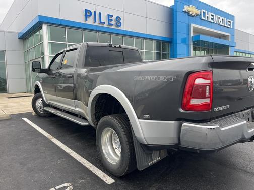 2023 RAM 3500 Laramie Crew Cab 4x4 8' Box