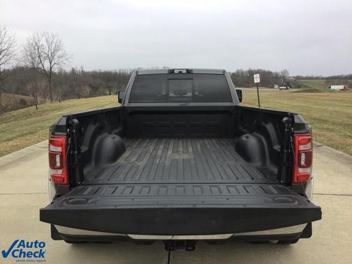 2023 RAM 3500 Laramie Crew Cab 4x4 8' Box