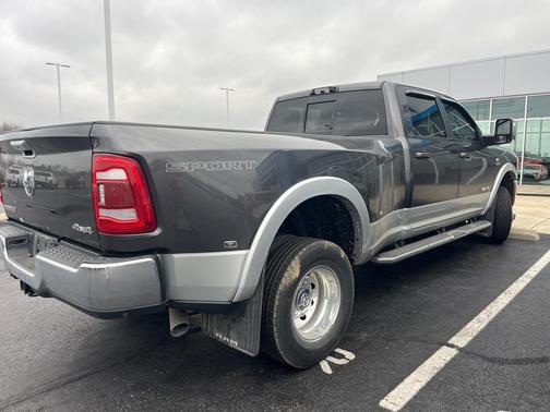 2023 RAM 3500 Laramie Crew Cab 4x4 8' Box